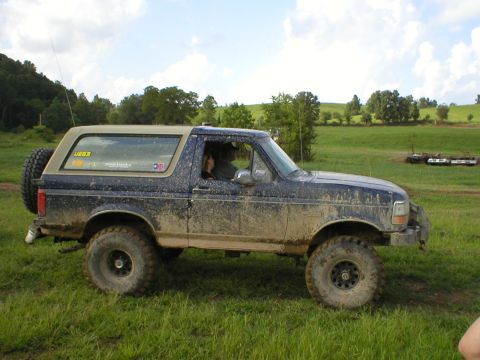 1986 Ford Bronco - Tammy (Dales wife) and Jon checking out the action
