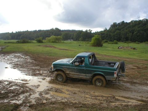 1986 Ford Bronco - Here is a good shot of Dave and his rig