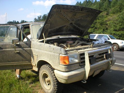1986 Ford Bronco - on I65 bout 10 miles north of Gardendale we break down