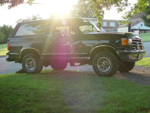 1989 Ford Bronco photo