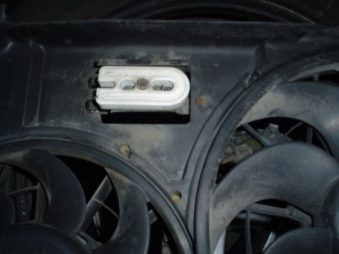1993 Ford Taurus - thing on the fans