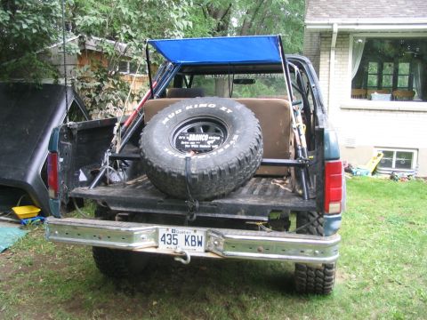 1986 Ford Bronco - coupla tie downs and you're good to go .. hahahaha