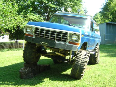 1979 Ford Bronco - testing the flex