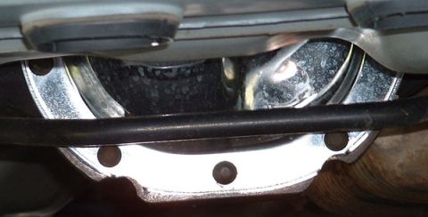 1996 Ford Crown Victoria - Chrome rear differential cover. Guy I bought it off of on ebay sent the wrong hardware, so I had to reuse the factory bolts. Needs to be sh…