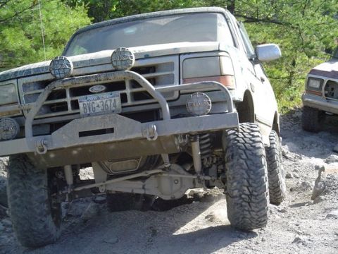 1995 Ford Bronco - Dave posing with his new lift.