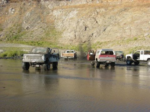 1992 Ford Bronco - mud hole