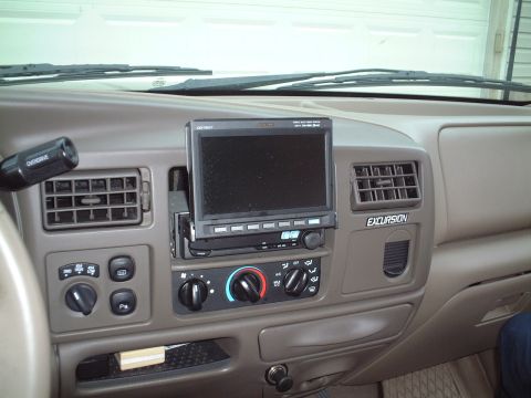 2000 Ford Excursion - Old install of CVA-1005.