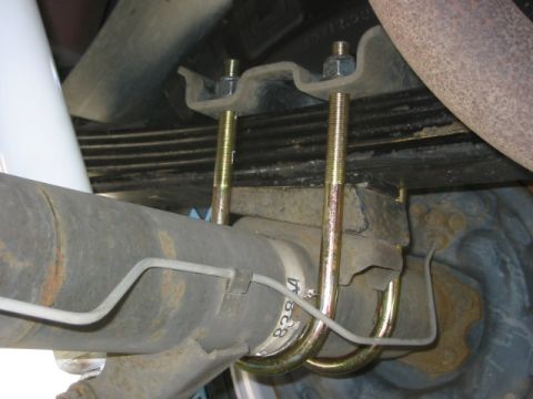 1996 Ford Bronco - Right rear spring looking slightly forward from behind pumpkin