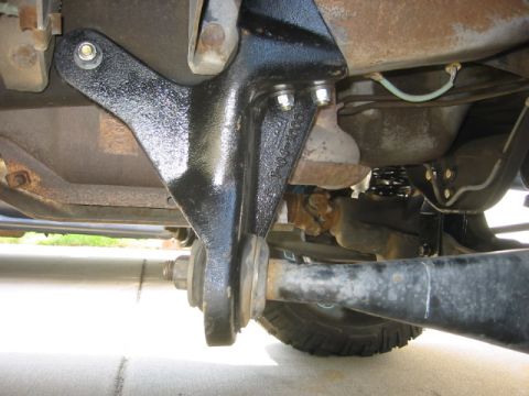1996 Ford Bronco - Right front radius arm drop down bracket