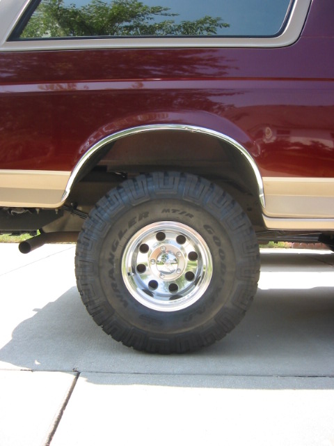 1996 Ford Bronco - Right rear