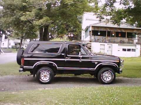 1981 Ford Bronco - All cleaned up with new tires and new grille guard