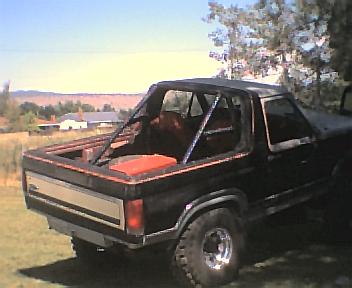 1984 Ford Bronco - Trying out the flex