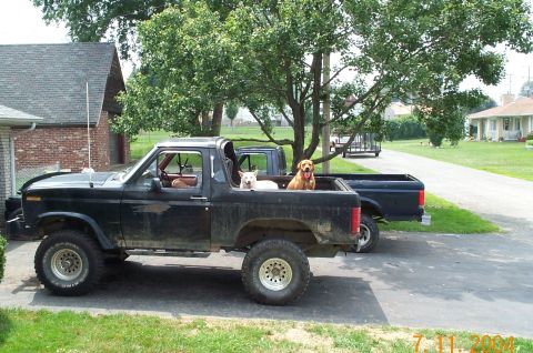 1986 Ford Bronco - Kaiser and Rock ready to go!