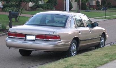 1995 Ford Crown Victoria photo