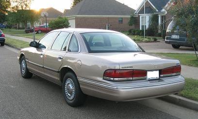 1995 Ford Crown Victoria photo