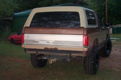 1987 Ford Bronco - the usual rust spot