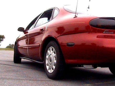 1996 Ford Taurus photo