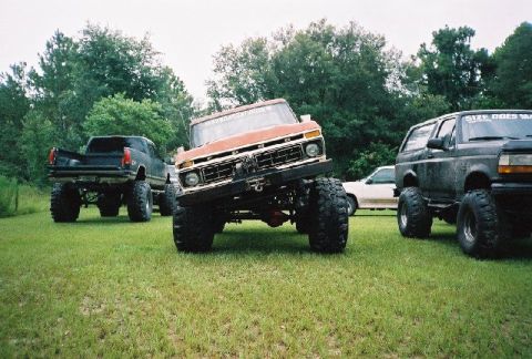 1995 Ford Bronco - Joe's custom airbag set-up.