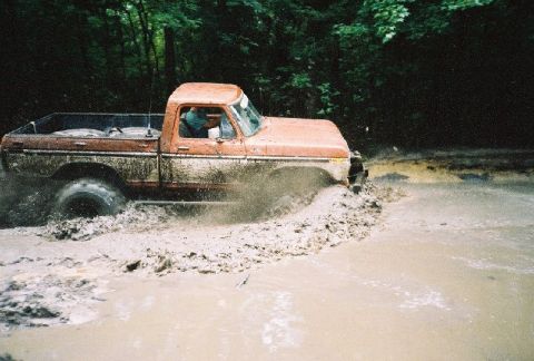1995 Ford Bronco - Joe in the mud.