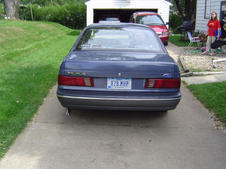 1991 Ford Taurus - The back end.