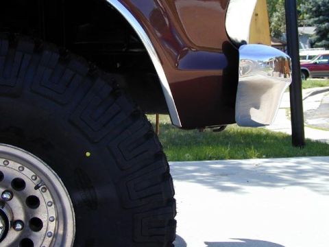 1979 Ford Bronco - close to the fender. may rub?
