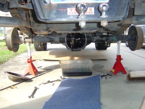1996 Ford Bronco - The rear 8.8"... drained the pumpkin... NEED TO REPLACE IT!