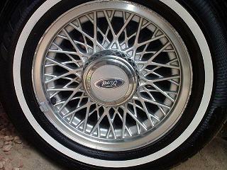 1995 Ford Crown Victoria photo