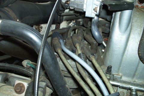 1996 Ford Bronco - 96 5.0 Plug Wire Routing on Passenger's Side; below distributor