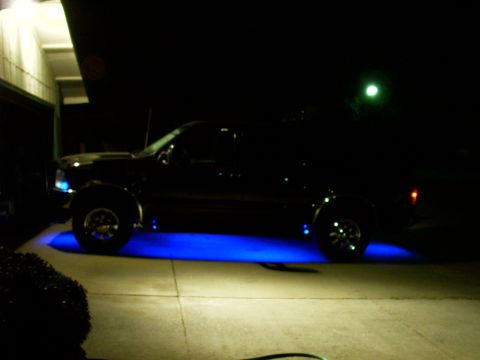 2000 Ford Excursion - Blue glow before the strobe lights