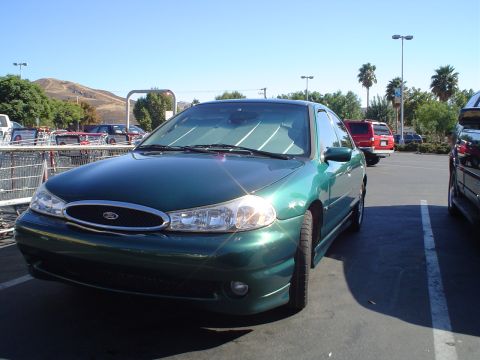 1993 Ford Taurus - front