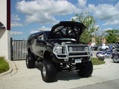 2001 Ford Excursion photo