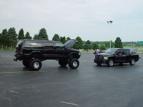 2001 Ford Excursion photo