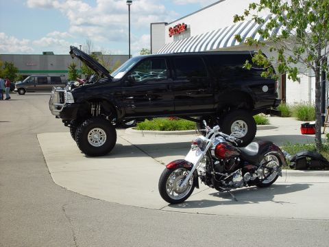 2001 Ford Excursion photo