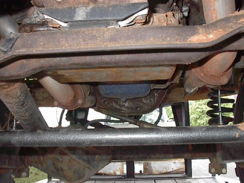1986 Ford Bronco - This a shot from the rear showing how the exhaust was routed up over all the braces.