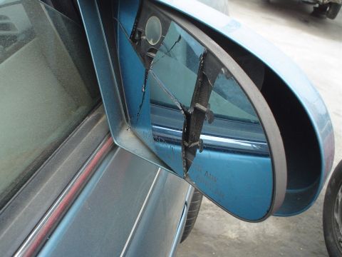 1993 Ford Taurus - the mirror