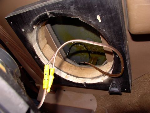 1986 Ford Bronco - The quick release male female connectors are staggered so no polarity mistakes can be made. You can see the depth required for the woofer i…
