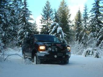 2000 Ford Excursion - Early winter in the Okanagan, British Columbia