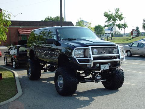 2001 Ford Excursion photo