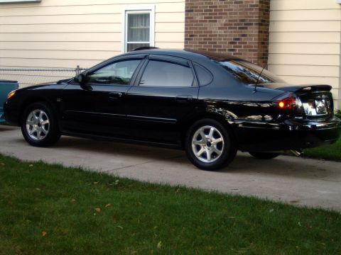 1997 Ford Taurus photo