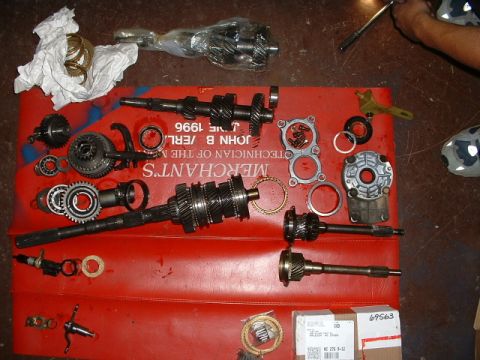 1992 Ford Ranger - Tranny dissassembled.