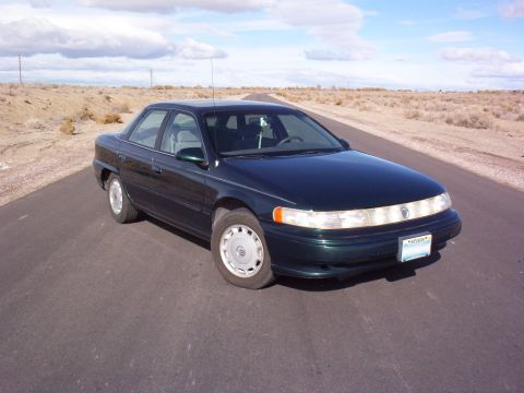 1995 Mercury Sable - All alone in the middle of nowhere.