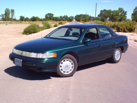 1995 Mercury Sable - Sweet, I found an abandoned road to take pics on.