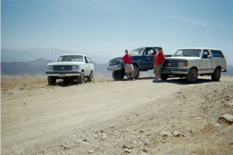 1990 Ford Bronco - Just taking a break checking for damage