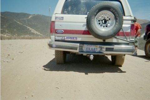 1990 Ford Bronco - Clarkos custom body work by trail. I have seen so many of these bumpers this way!