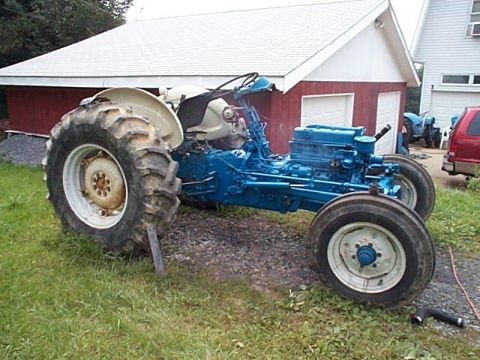 1900 Ford Wagon - 1963 Ford 4000 (forgot to mention that in the first caption). Painted from the rear of the tranny forward. It's a rattle-canned, 50-foot pa…
