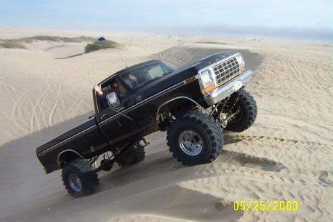 2000 Ford F-450 - Memoria 03 with Tom hanging out the window.