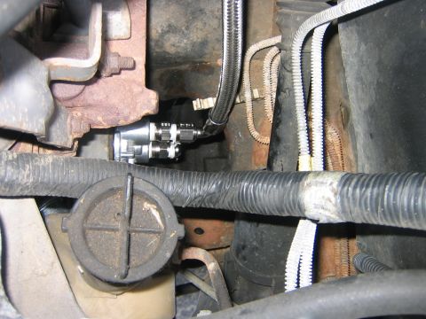 1995 Ford Bronco - It was a pain getting this tight, while keeping the hose in the right place and not over-tightening the filter adapter.