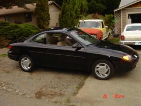 1999 Ford Escort photo