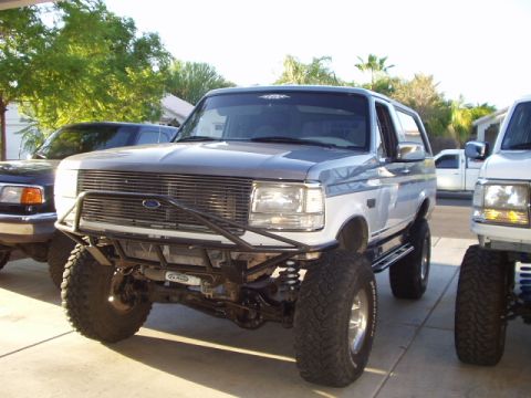 1993 Ford Bronco - preview of bumper to come