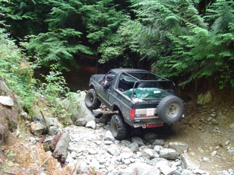 1993 Ford Bronco - 6' under trail